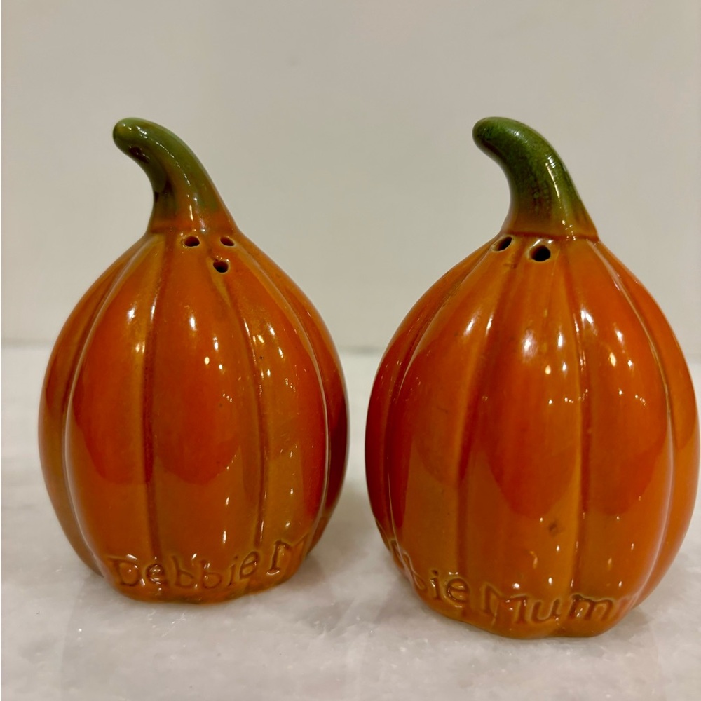 Debbie Mumm Autumn Fall Pumpkins Salt Pepper Shaker Set Table Kitchen Decor